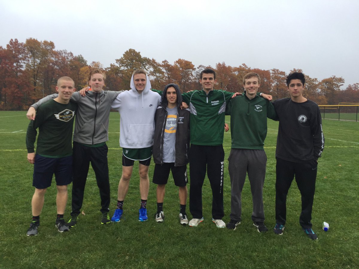 WachusettXc's tweet photo. Wachu XC Varsity Boys beat St John’s Shrewsbury today (29-26).  Isaac Steele leads @WachusettAD Mountaineers to victory followed by Brigham, Eisl, Gaudette, Ruppert.

JV boys win with a perfect score  (15).  Josh Moran lead JV to victory.
Congrats seniors!!! @tgsports https://t.co/IeDdYTtug1