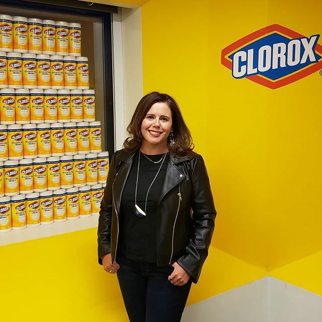NYCLaurenBeth's tweet image. Celebrating a night out with a great group of women. Learning tips and tricks from @parents magazine from cleaning up spills with the help of @clorox. .......................
#mtnightout #parentsmagazine #clorox #germfree #cleanuptime #fluseason #nyc #ho… ift.tt/2Py1va3