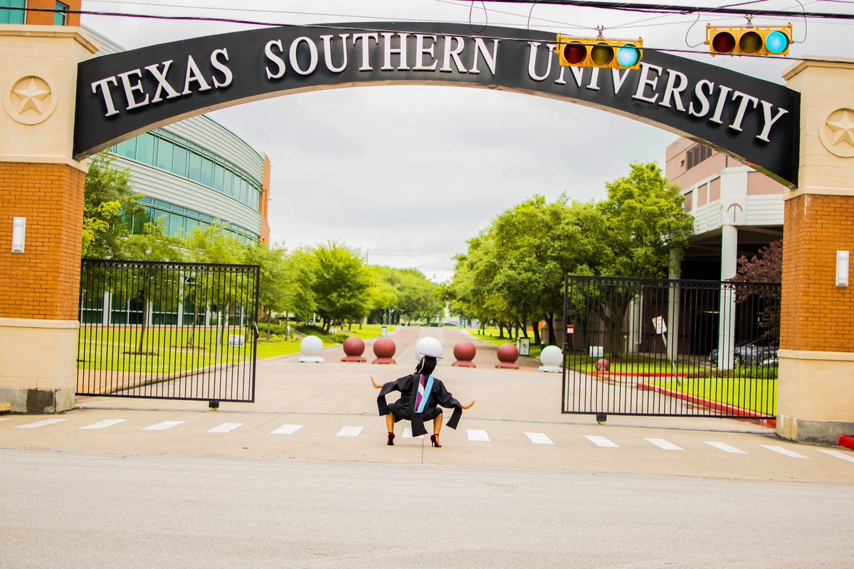 medflixszn's tweet photo. Graduation Season I here!!
All December Grads BOOK w/ me ASAP!
Text 281.608.4983 for more info.!
#MedronVision #GradSzn https://t.co/TqTF6EzeWZ