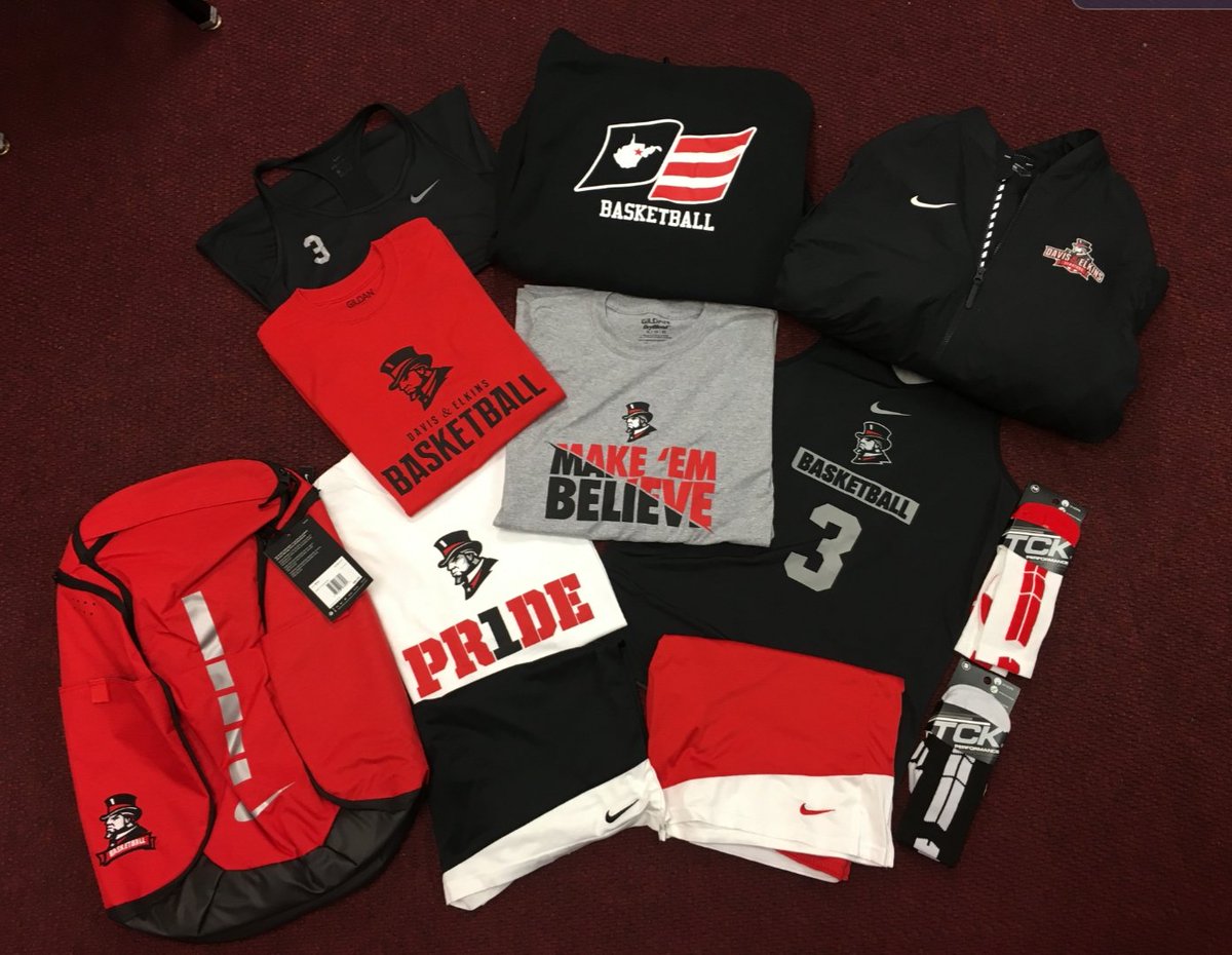 Senator_WBB's tweet photo. Tis The Season β€π
#SENATORSWBB #TOGETHER https://t.co/AVj89gLsE7