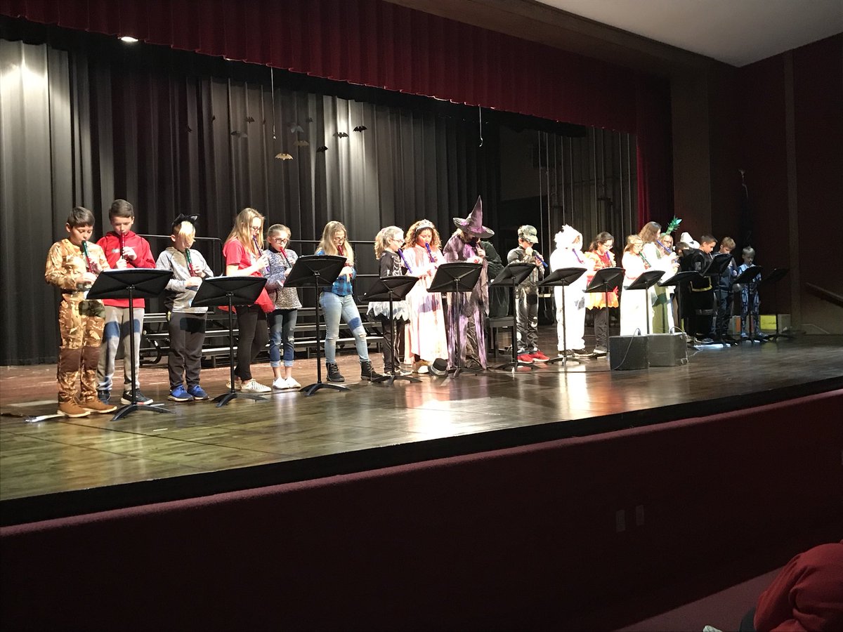 RRshoemaker's tweet photo. Proud of my kiddos! #weloverecorders @CPElem @schillanator https://t.co/8uX2tHSwcF