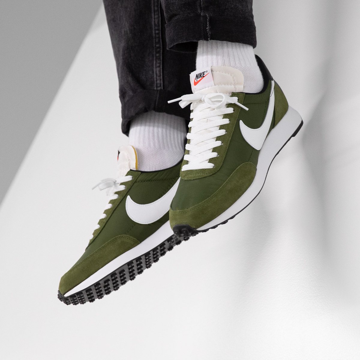 nike air tailwind legion green