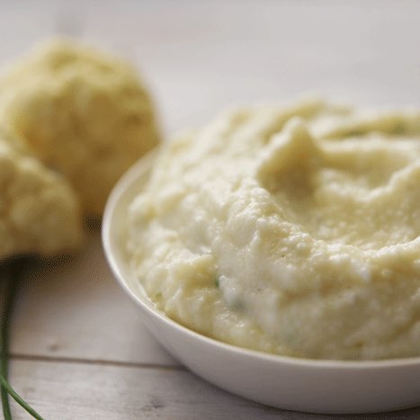 BluebirdandB's tweet photo. So, I may or may not be super excited for fall foods...like mashed potatoes, er, Mashed Cauliflower (with garlic + parmesan)! —@NikkiDinki https://t.co/EvtdzeJMbC 
#mashedcauliflower #cauliPOWER #eatyourveggies #quickfixmeal #20minutesorless #meatontheside https://t.co/LhggMli6bK