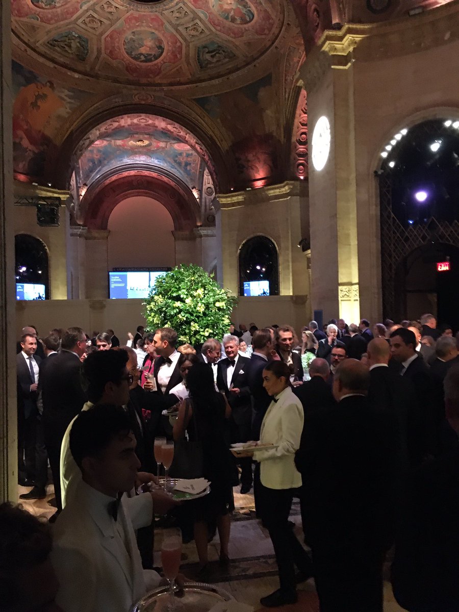 amgerinst's tweet photo. It’s raining outside, but it’s a beautiful evening at #AICGSglad! https://t.co/HncmB5mFRI