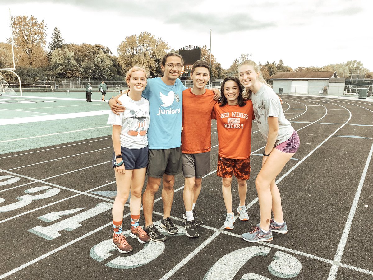 mollygezony's tweet photo. #ROADTOSTATES 👟👟 @GrovesXCSwag @GrovesXC https://t.co/J29F8YKcET