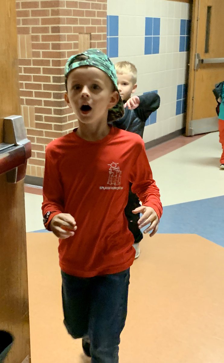CentralEArt's tweet photo. The look that says it all!       Students enter the gym for collaborative art, music and P.E. activities in black light.  @central_mabank #cekidsmatter https://t.co/NTteLiYAu9