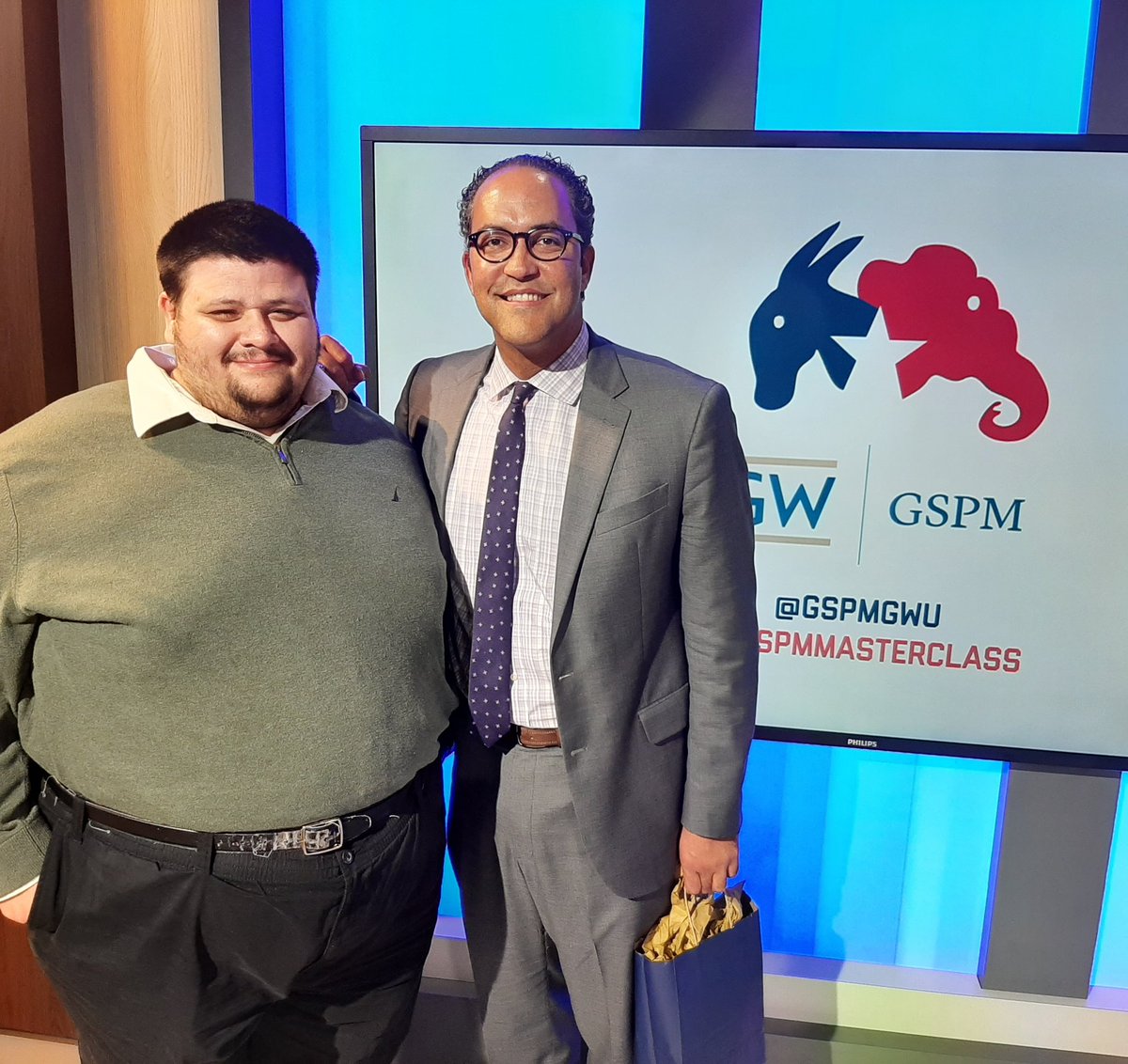 LeDouxUSA's tweet photo. It was awesome to meet Texas Congressman @hurdonthehill tonight! He had a lot to say about the future of our country and foreign policy. #GSPMMasterClass #OnlyAtGW @GSPMgwu https://t.co/GYXZQswfsp