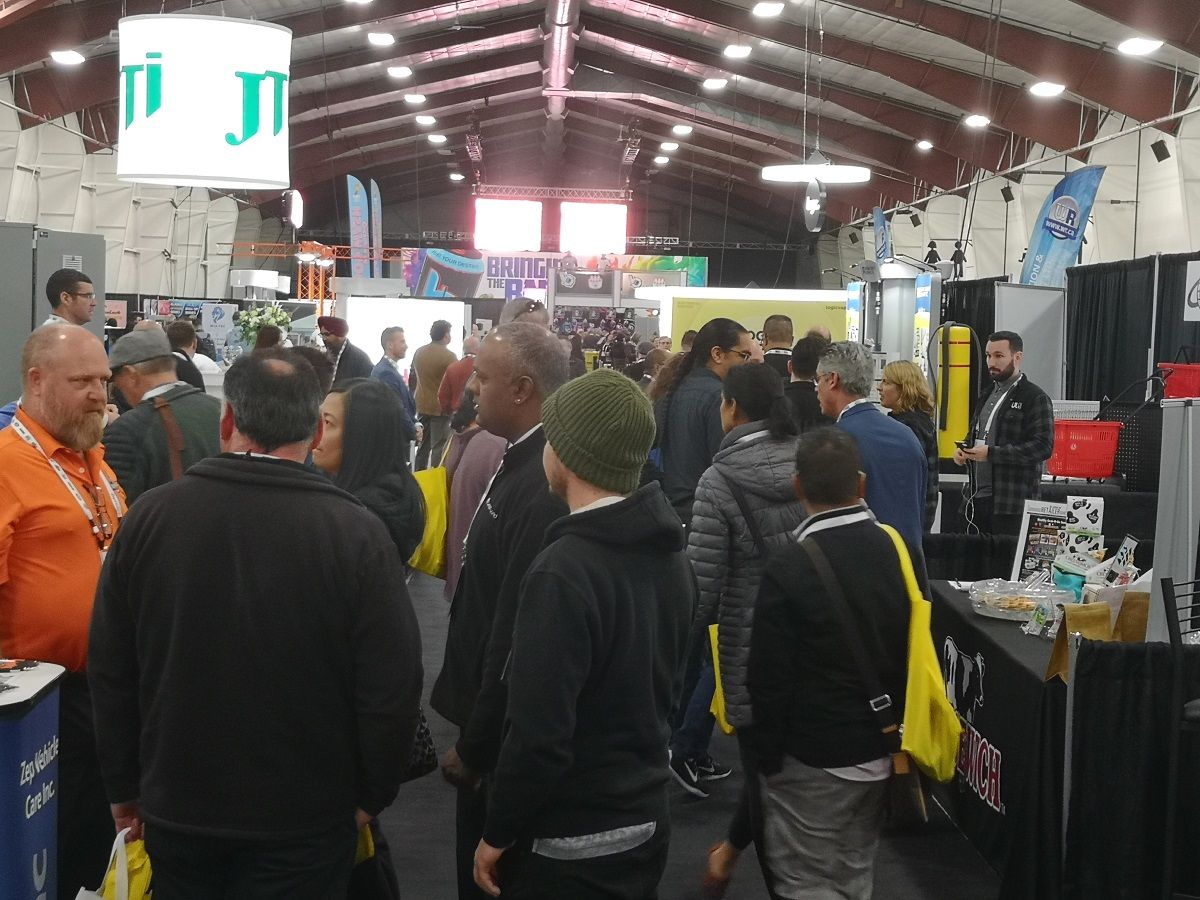 ConvenienceU's tweet image. Missed day # 1? The show continues tomorrow: come meet our roster of passionate exhibitors ready to drive your business forward. You can still register for a FREE trade show pass with promo code SOCIAL buff.ly/2MWsomp #cstore #carwash #tradeshow