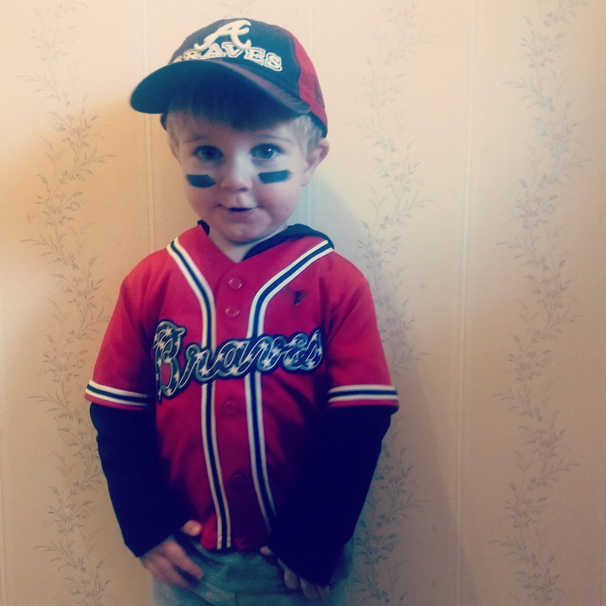 kmsanders3's tweet photo. @Braves he could totally be the cutest player on the roster 😂 let's work out a deal 👍
.
.
Happy Halloween from our little ball player! ❤️❤️ https://t.co/SQ9E7KDs20