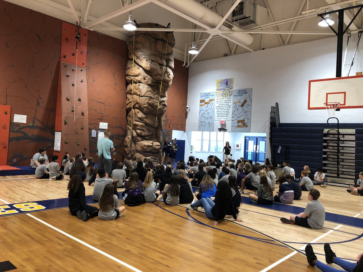 DeltonaElemAP's tweet photo. PE students learning the proper way to gear up and go rock wall climbing! #SOARWHMS https://t.co/wbswJFwzGf
