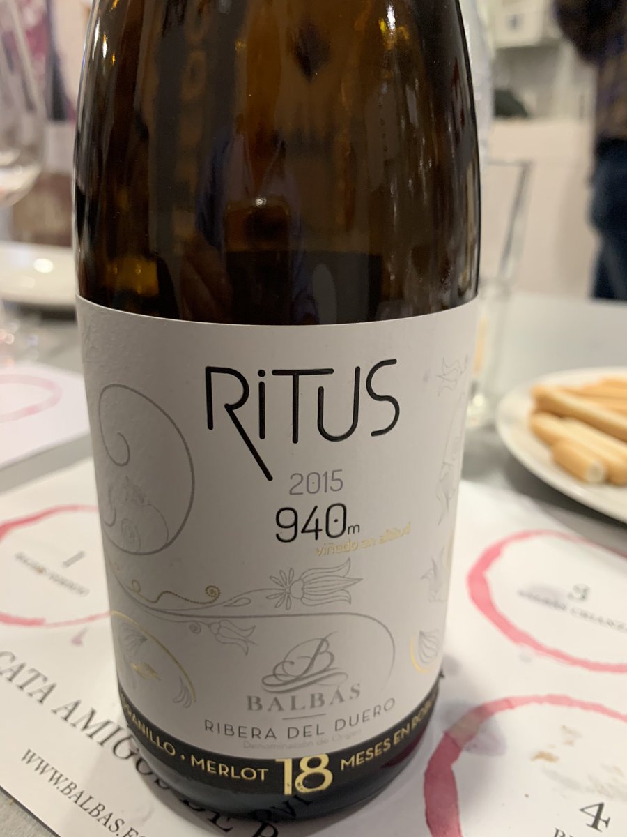 jMartinBravo's tweet photo. Hoy hemos tejido la 1ª cata de vinos por gentileza de Gallery en #Villamayor con bodega #Balbas , hemos disfrutado muchísimo , nos hemos conocido entre nosotros y ha sido una grandísima experiencia , gracias @Ostiapatxi @Rakelius https://t.co/YJYS1Z5xNY