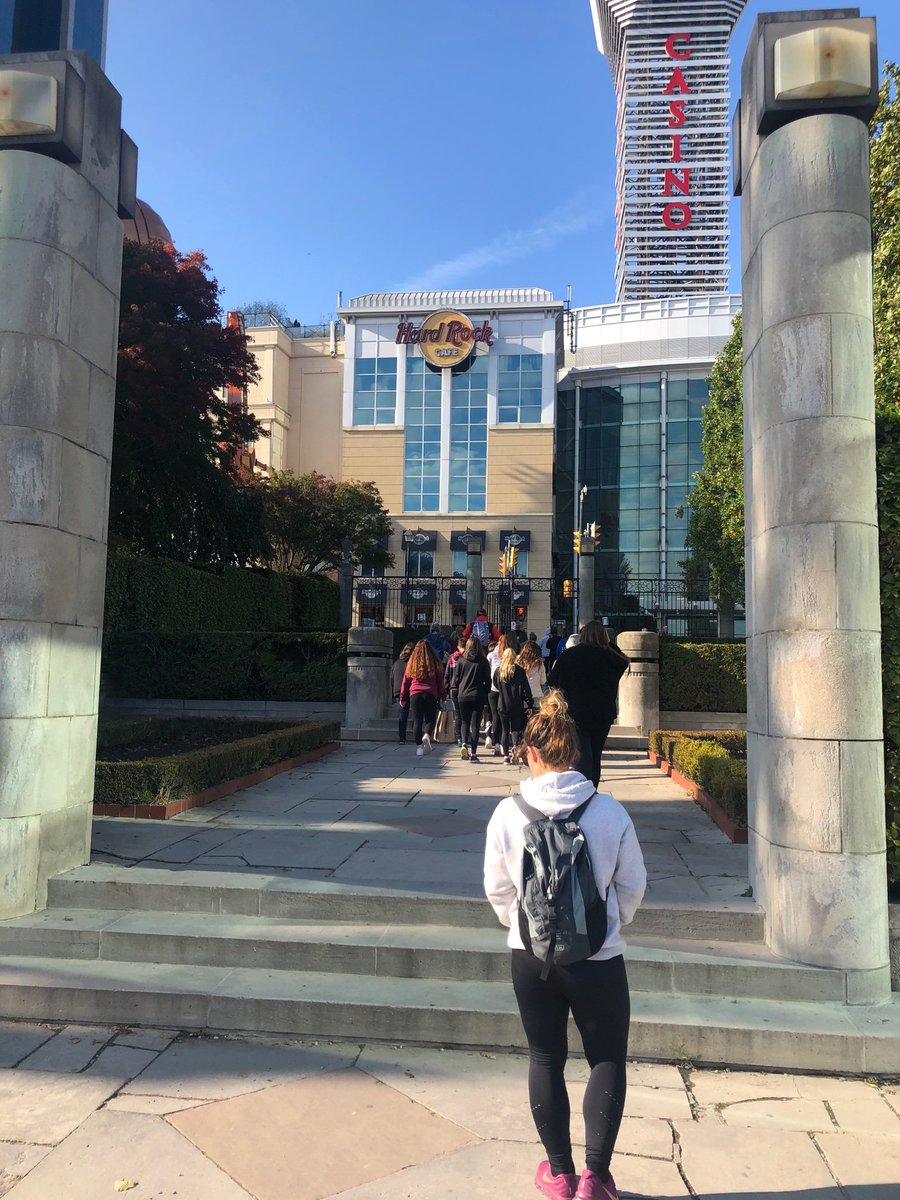 CastlefordPE's tweet image. We finished our day at Niagara Falls with a trip to Hard Rock Cafe and a sing along on the bus!! #fabday #memoriestolastalifetime #girlsontour #canada2019🇨🇦🇨🇦