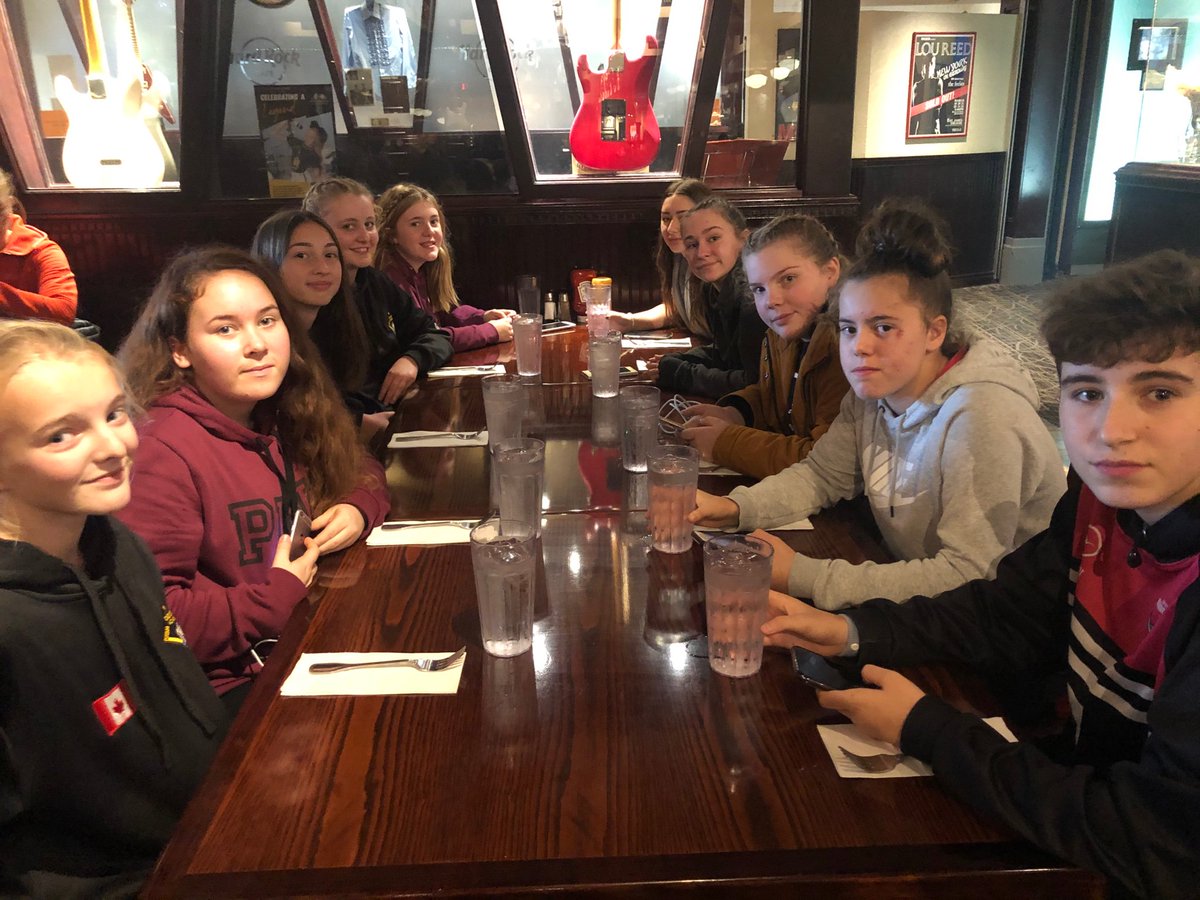CastlefordPE's tweet image. We finished our day at Niagara Falls with a trip to Hard Rock Cafe and a sing along on the bus!! #fabday #memoriestolastalifetime #girlsontour #canada2019🇨🇦🇨🇦
