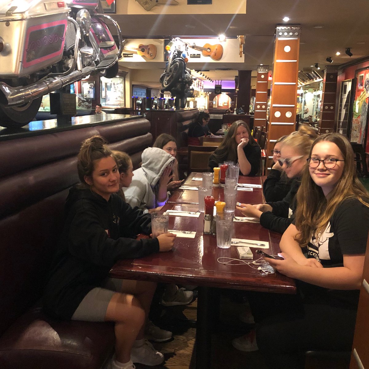 CastlefordPE's tweet image. We finished our day at Niagara Falls with a trip to Hard Rock Cafe and a sing along on the bus!! #fabday #memoriestolastalifetime #girlsontour #canada2019🇨🇦🇨🇦