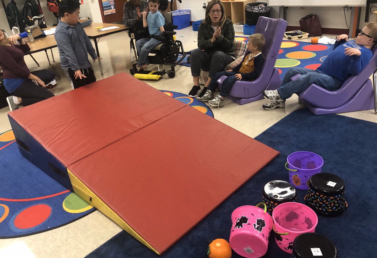 micaelamccann's tweet photo. Learning about emotions with...Jack-o-Lanterns! 🎃 Students chose the pumpkin with the corresponding emotion and bowled with it to knock down the trick-or-treat bins. #SpOTgroup Thanks for joining us @MonicaKEdwards https://t.co/VZm0ASdKty