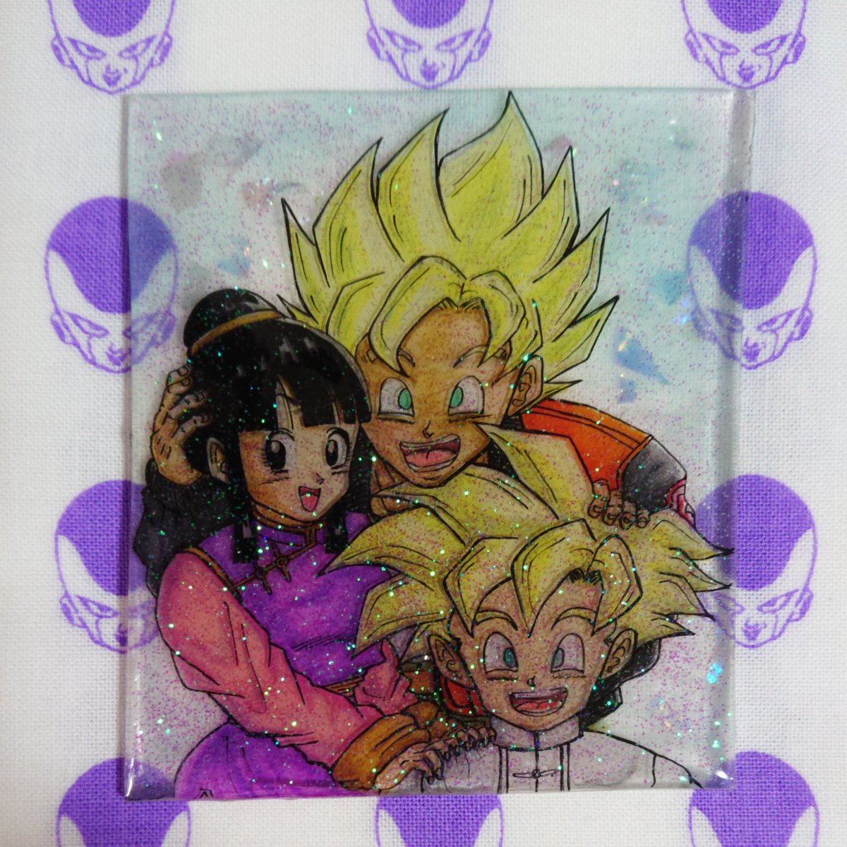 Satomi A Twitter ラメ凄いけど 色塗り頑張ったんでtwitterにも載せます 笑 ドラゴンボールイラスト 孫悟空 孫悟飯 チチ プラ板 レジン 孫家