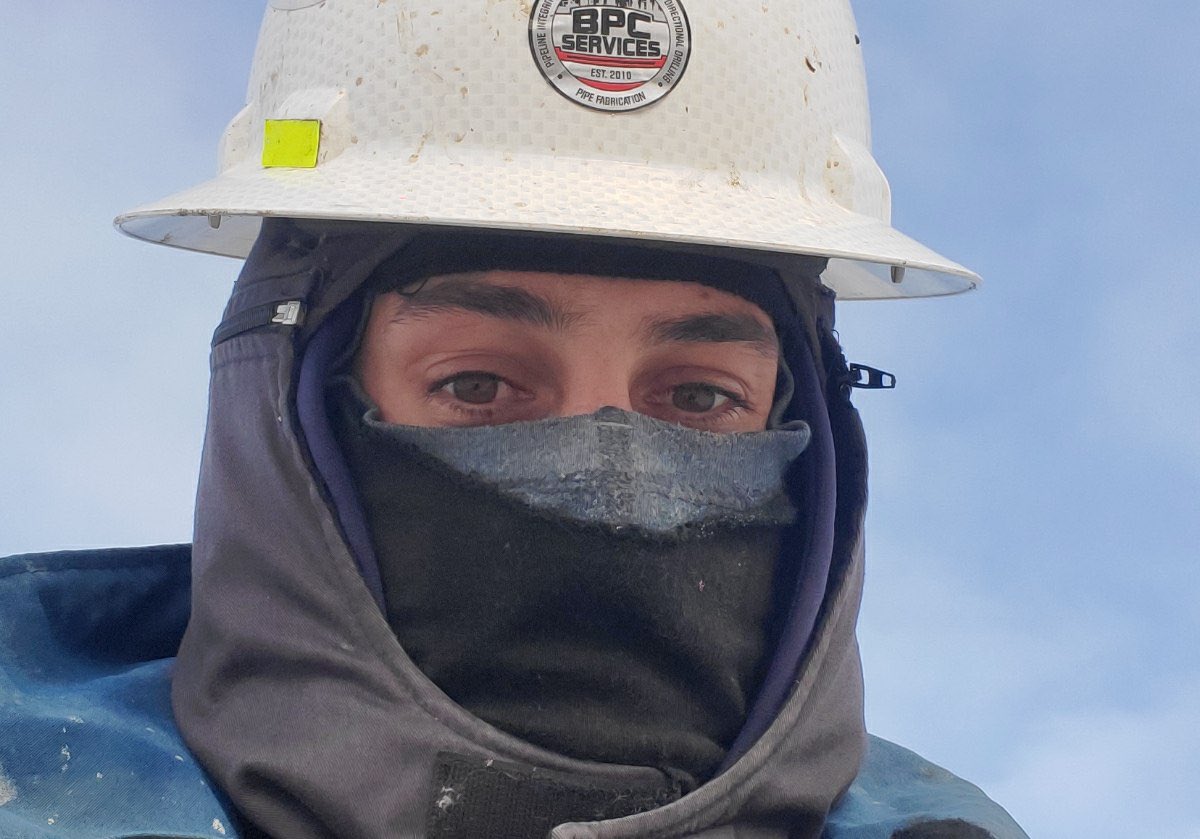 BanditEnergyHDD's tweet photo. As the temperature start to drop and the wind chill sets in... it’s important to dress to protect yourself from the elements.  #PPE #Winteriscoming #wintersafety #pipeline #directionaldrilling #boring #HDD #fabrication #pipelineintegrity #welding #10Years #BPCServices https://t.co/sBTaBKRL65