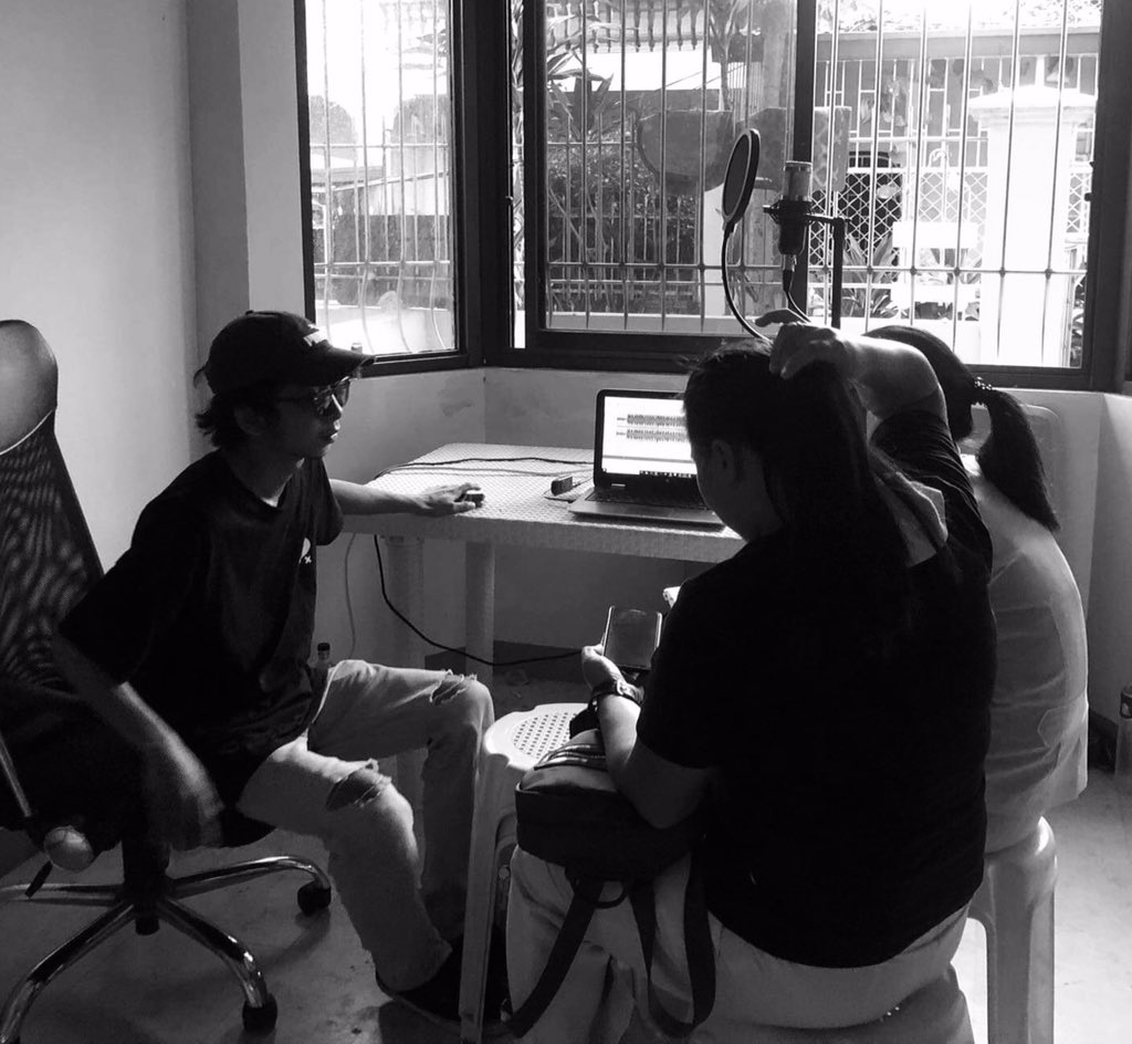 Augustussai's tweet photo. bakit mo napili ang pagra-rap? documentary film. abangan... #FOUR13 https://t.co/QM0KnusqPD