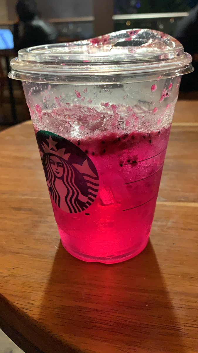 QUEMALTEPONES's tweet photo. @StarbucksMex el Shaken de Mango Dragon Fruit no sabe igual al que probé en Mayo en New York, le falta sabor y además el color es diferente. Se veía morado y podía diferenciarse el sabor de otros shaken . He probado en varias sucursales. https://t.co/rFCcOzfJTO