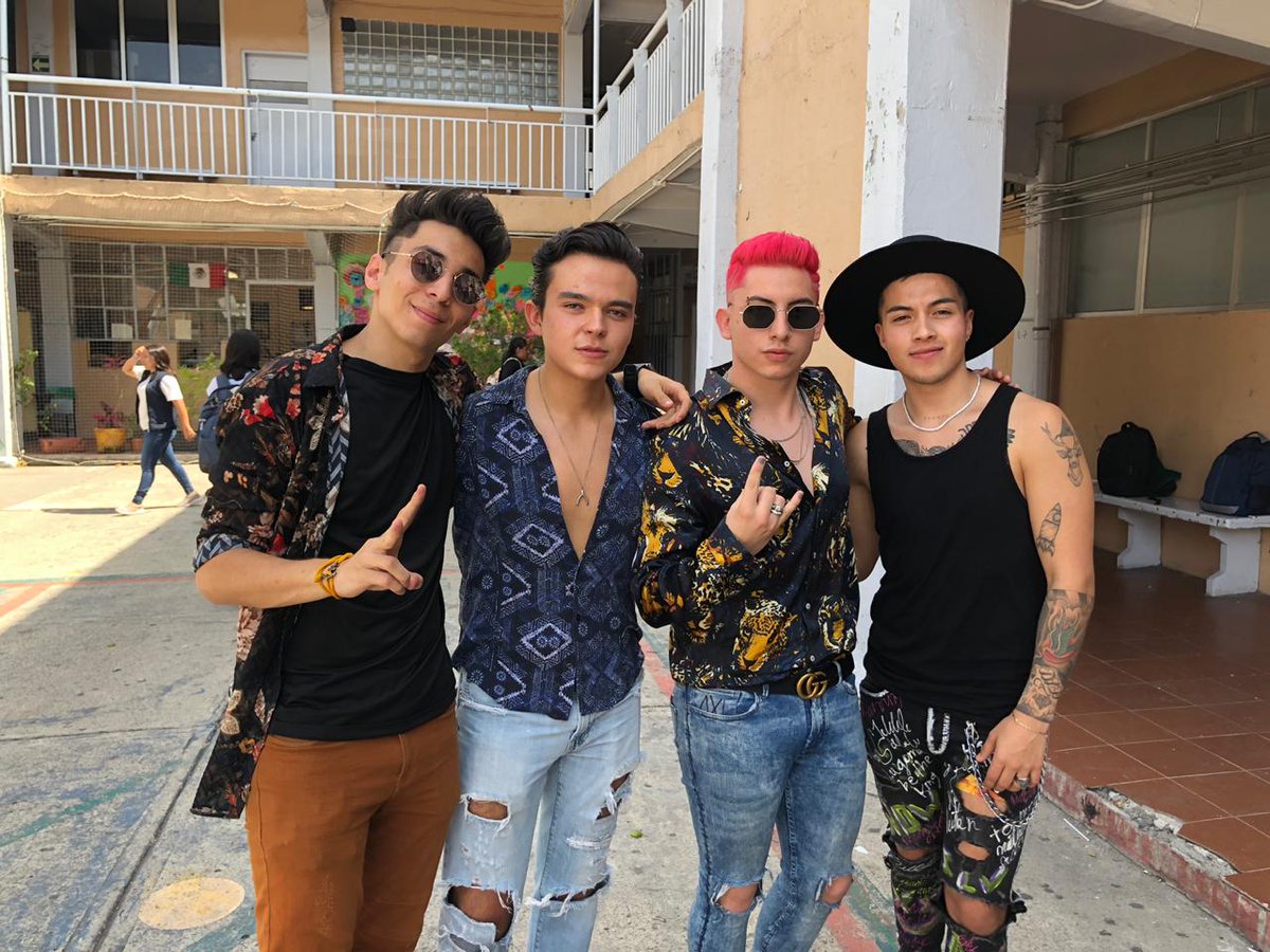 axldissa's tweet photo. Qué les parecería una gira de escuelas con estos Bros ✨🤘🏼
@soyarielvi  @lalo_arriolag @alexanderjuliii https://t.co/Ds1eJfPgul