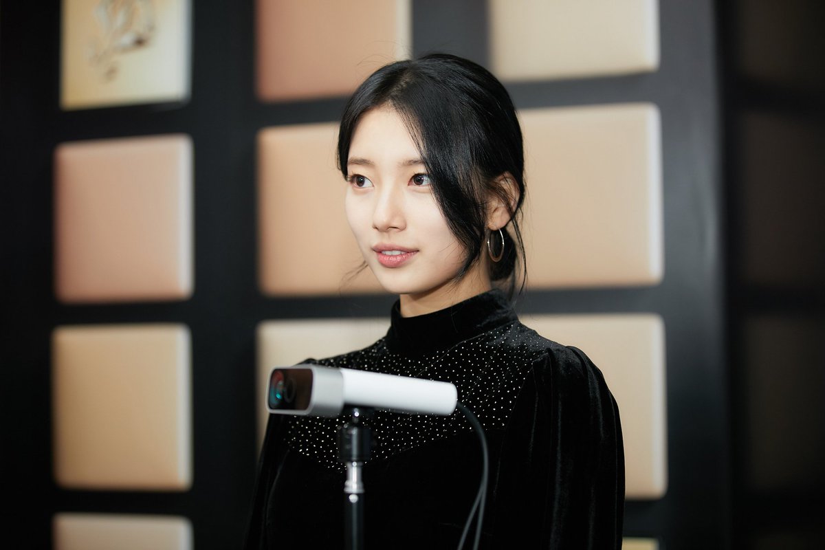 GoHaeRi3's tweet photo. 191026 Lancome event
#vagabon
#BaeSuzy
#HaeriGo https://t.co/K9fgPuvWMP