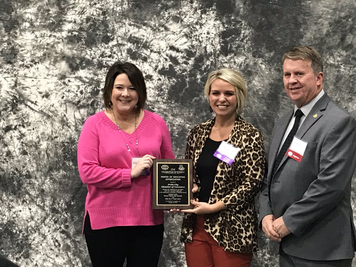 bbyrd1995's tweet photo. Congratulations to the Webb City Chamber of Commerce @WC_CofC for there Friend of Education Award at the Celebration of Schools! Thank you for supporting our students and our schools in Webb City! #wearewebbcity #swc2019 https://t.co/cgoWPkUAwv