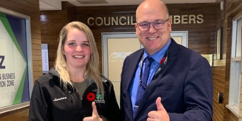 We're proudly supporting our Peel 4-H Team as they compete at the Royal Agricultural Winter Fair 

In the picture is Team Member Larissa Smith - other team Members are Melissa Karpenko and Cameron Garcia

#CaledonProud #PeelProud        <a href="/Peel4H/">Peel 4H</a>