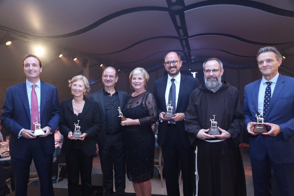 LydiaPerezM's tweet photo. En la Gran Gala Siurells de Plata 2019 @UHmallorca Enhorabuena por la recuperación de estos premios, por la organización fantástica y los premiados de gran nivel. Enhorabuena a la familia Serra! #SonTermens #SiurellsDePlata https://t.co/prUyClW9xh