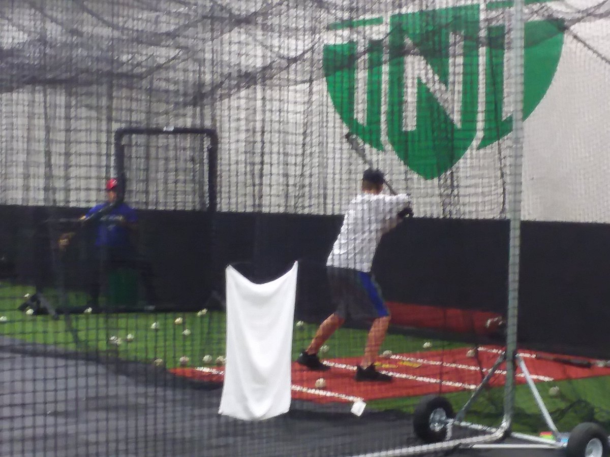 dougzinn93's tweet photo. First week after football...TY10 on to the next!
#OffSeasonTraining
💚♞⚾ @tntBaseballohio #HomeworkFirst
💙🐺⚾ @Kwolvesbaseball https://t.co/YeOThgT0CS