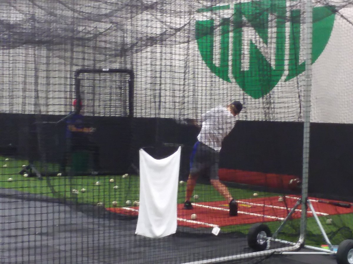 dougzinn93's tweet photo. First week after football...TY10 on to the next!
#OffSeasonTraining
💚♞⚾ @tntBaseballohio #HomeworkFirst
💙🐺⚾ @Kwolvesbaseball https://t.co/YeOThgT0CS