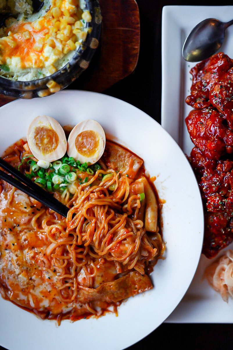📸: <a href="/panda/">Panda</a>.dlights
📍: @ramenkoika
@ramenkoika has two locations downtown: Robson and Davie. They serve delicious ramen, and they recently began serving new dishes like this Spicy Korean Noodles and Rice Cakes.