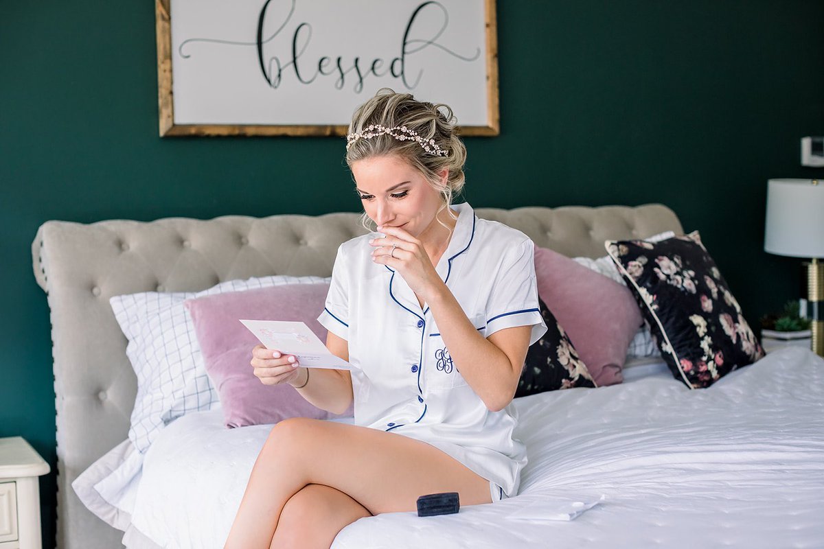 hellogreenfern's tweet image. #TuesdayTips capitalize on that selfie lighting!!! Read about what we mean in our latest blog post 💻 greenfernphotography.com