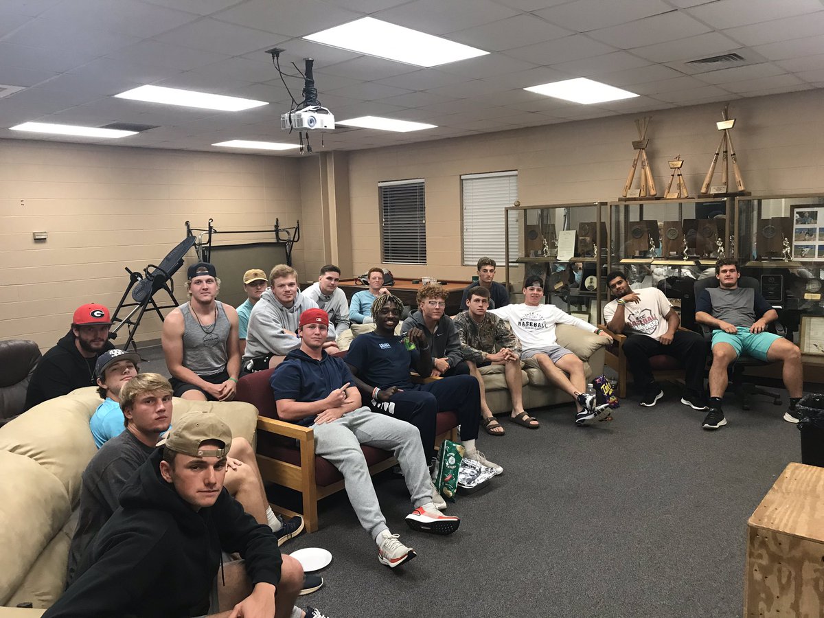 WallaceBaseball's tweet photo. Everyone wants to be a lion until it’s time to do lion stuff! Winter workout rehab!🦁 https://t.co/2qDXJy7IhT