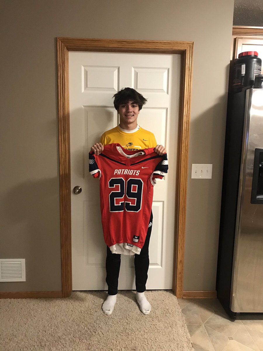 Chris06870689's tweet photo. Proud of this young man keep it up Kaden Daniel who gets a chance to run with the big boys Championship run Let’s Gooo Millard South Patriots 🏈🏈🏈💯💯💯 https://t.co/tPyQBE4yhL