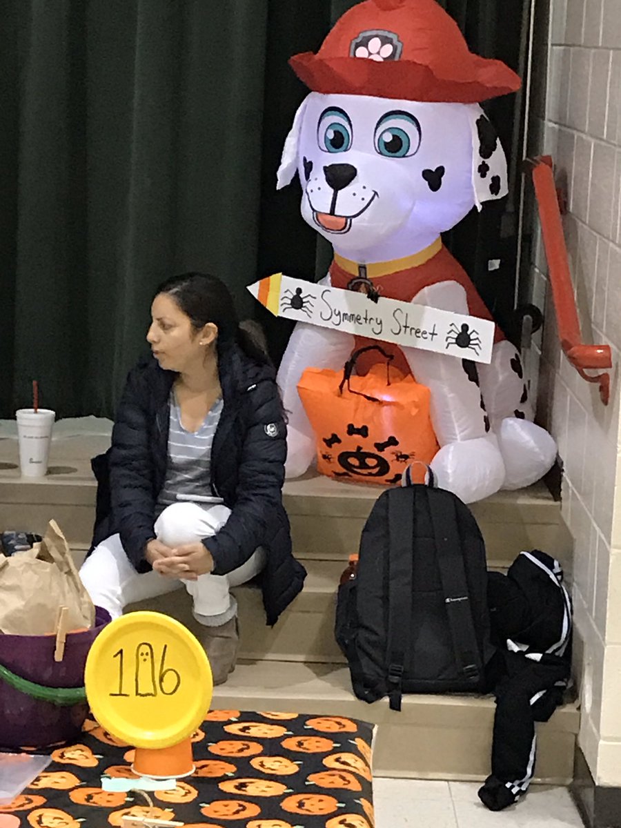 edens_debbie's tweet photo. Math or Treat 2019 @JackTFarrar is in the books.  #ThankstoAMAZINGteachers @bret_petty @vicki_tomlin @PeggyLucas17 @_marthabrooke https://t.co/ViUO8F8USK