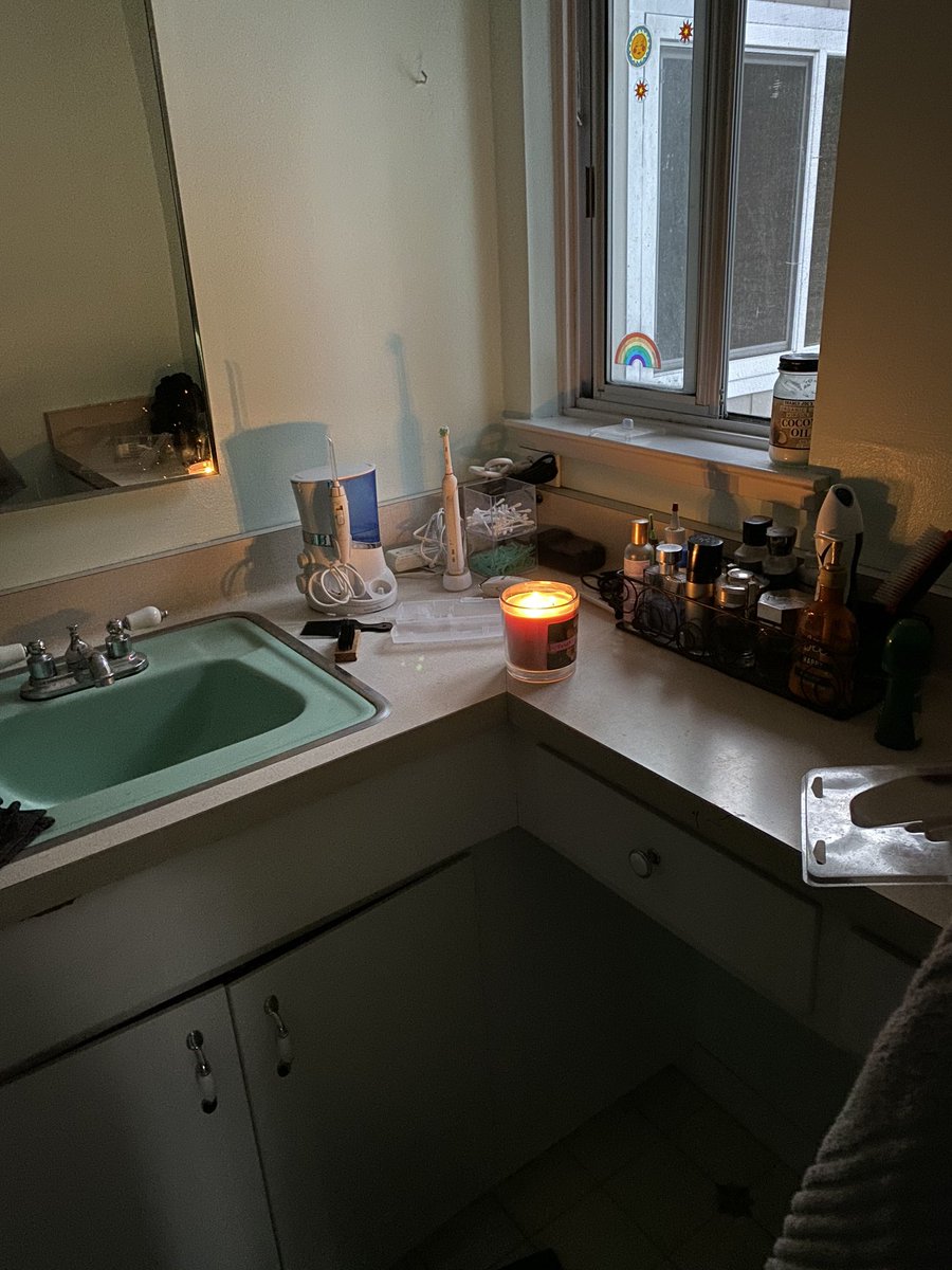 OGadambb's tweet photo. Candlelight cold showers anyone? Hmmm! #pgepowershutoff are the greatest! https://t.co/rahCGZFkca