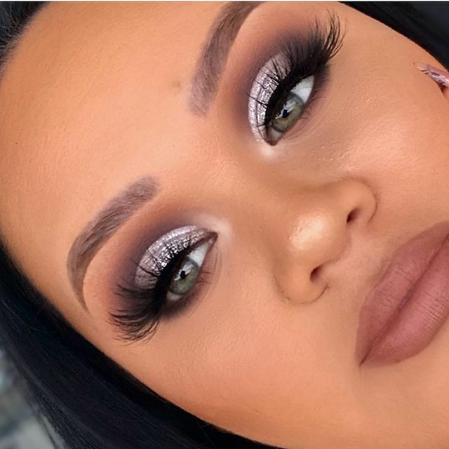 MakeupNZ's tweet photo. 🤩 Glam look created by @makeupwithjah using her BPerfect x JAH Clientele Pigment - Mainzy (a stunning white-silver) ❄️ https://t.co/Z7wt5uRLnb