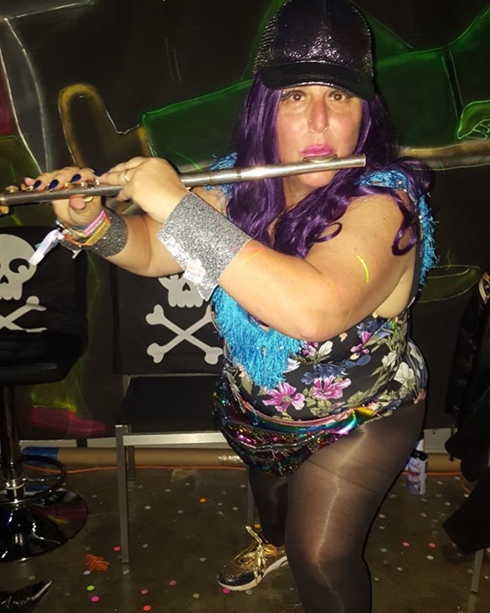 carrmomma's tweet photo. @lizzo It isn’t just the young girls that are inspired by your body positive message but also the grown ass women like me that have lost our way while raising kids trying to keep the balls in the air.  Love ya so much that I was you for Halloween! 💜 https://t.co/uXLun2bSGC