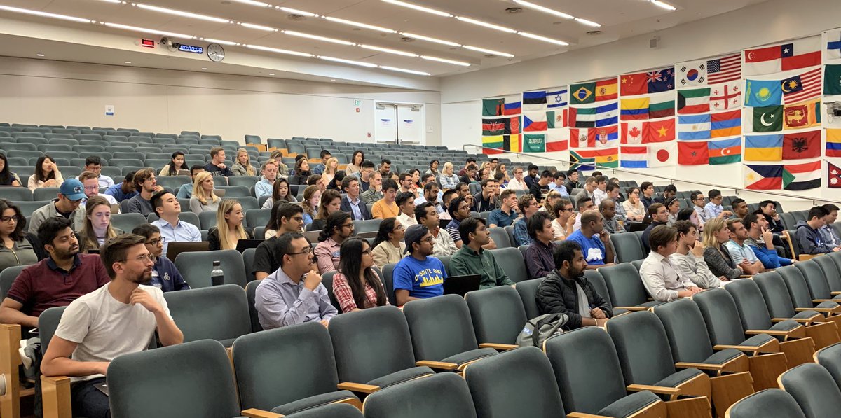 philkyuhanUCLA's tweet image. Prof. @terrykramer sharing the wisdom of "so what" in TECH trends/ innovations + leadership implications to prepare 2021 FTMBAs to recruit into the tech industry - 5G, IoT, AI, data, autonomous vehicles, etc. 
@EastonCenter @UCLAParkerCMC #WhyAnderson #TechAtAnderson