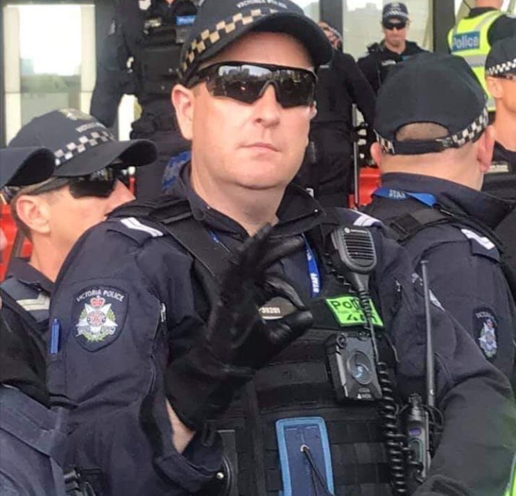 peacenicsta's tweet image. Hey @VictoriaPolice @DanielAndrewsMP it’s one thing to assault and injure activists. Not ok ever. But quite another for a cop to feel comfortable using a white power/nazi hand signal. Are you ok with overt nazis assaulting ppl to protect fossil fuel interests? #BlockadeIMARC