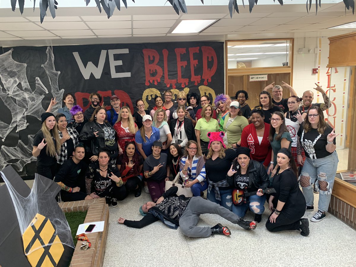 LetoLeadership's tweet photo. Homecoming Spirit Week - Day 2: Preps vs Punks🏌🏽‍♂️🤘🏼☠️ We love the spirit our Falcons are bringing this year. HUGE shoutout to all of our faculty members who are killing in in the classroom and with their Spirit Week attire. Tomorrow is Then vs Now. @LetoHighSchool @LHSMcCoy https://t.co/MfqzuRtD9K