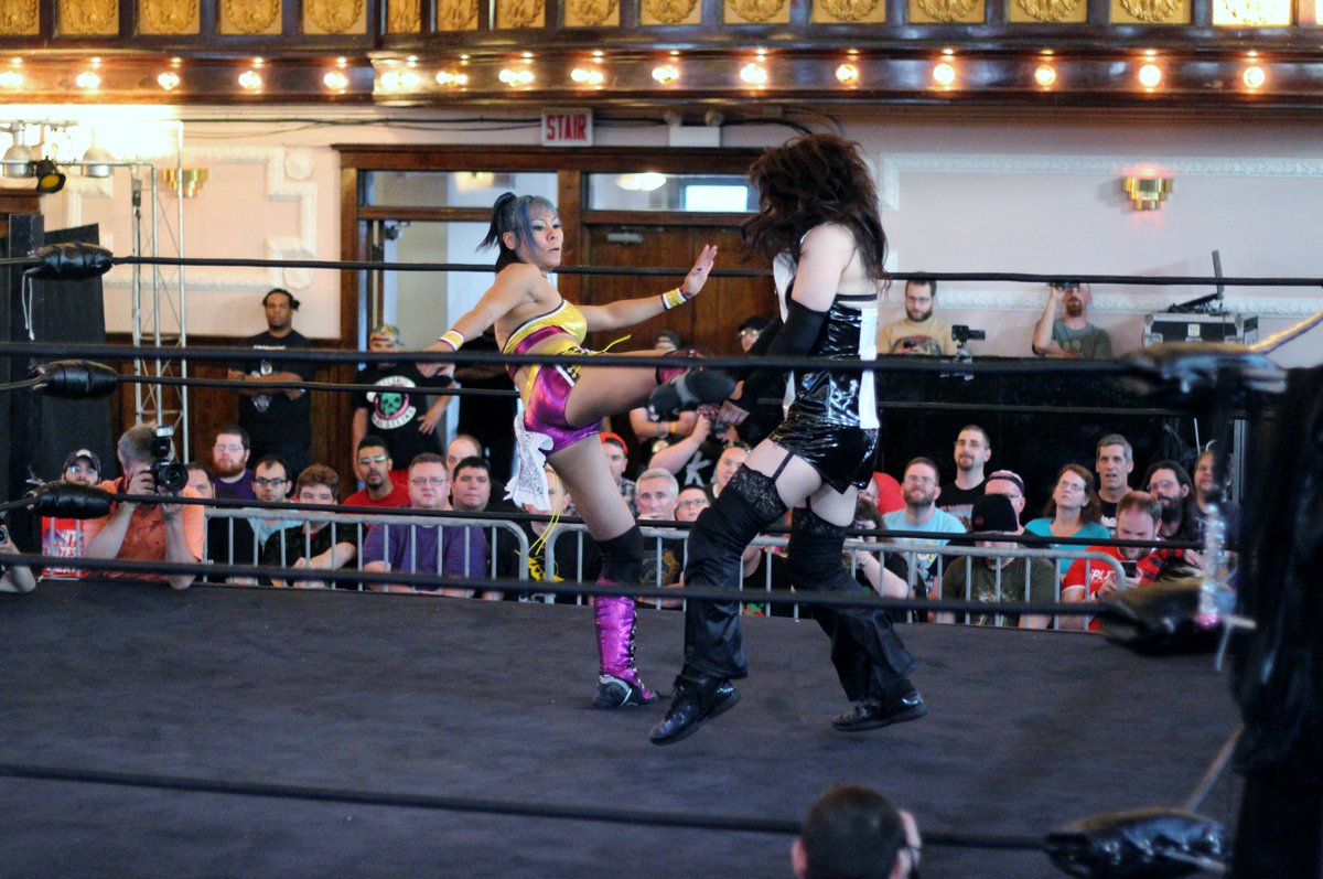 DAFALCON11's tweet photo. Of course fans always get their money's worth when Yim and Ohka have a Big Boot kick off. @SHIMMERwomen #Vol83 https://t.co/QI8nvzWnAx