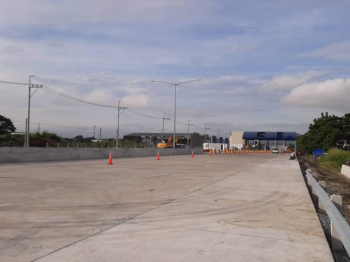PPP_Ph's tweet photo. #PhPPPProject UPDATE: Partial Opening of Cavite Laguna Expressway PPP Project for Undas happening now #BuildBuildBuild #PhPPPProgram @PIADesk @piagovph4a @pnagovph https://t.co/lqUV8ctKQ9