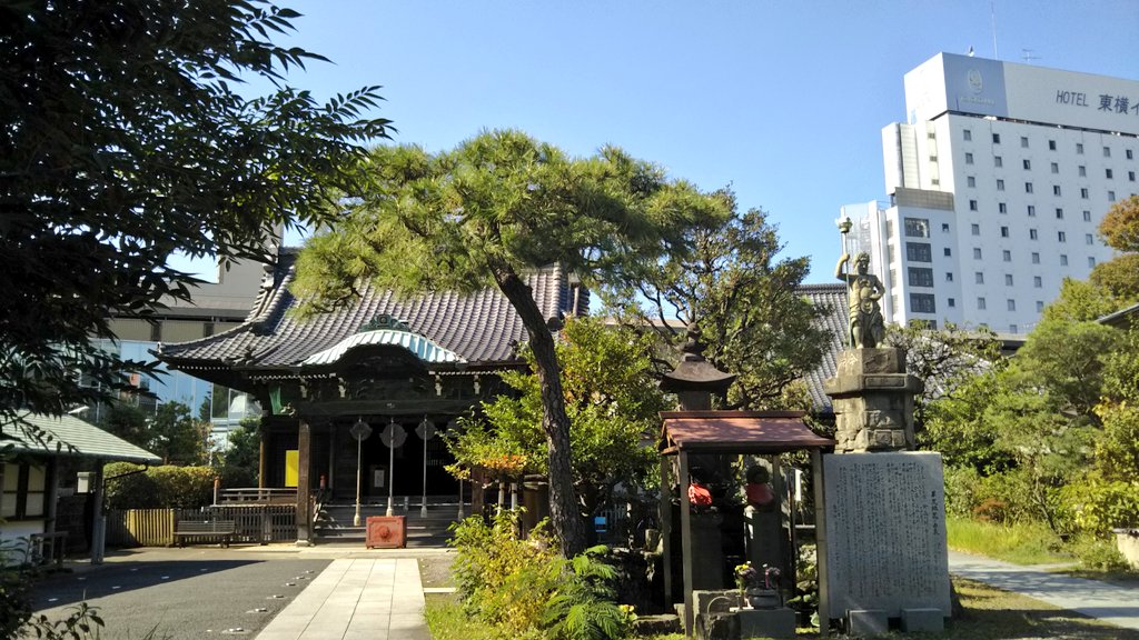 kamyuin679193's tweet photo. 龍吟山 海雲寺
品川寺の並びにあり徒歩30秒ほど👣
台所の守護神千躰荒神をお祀りするお寺。山門を潜ると右側に荒神様が居られました✨
#御朱印
#海雲寺 https://t.co/sBALKdAM59