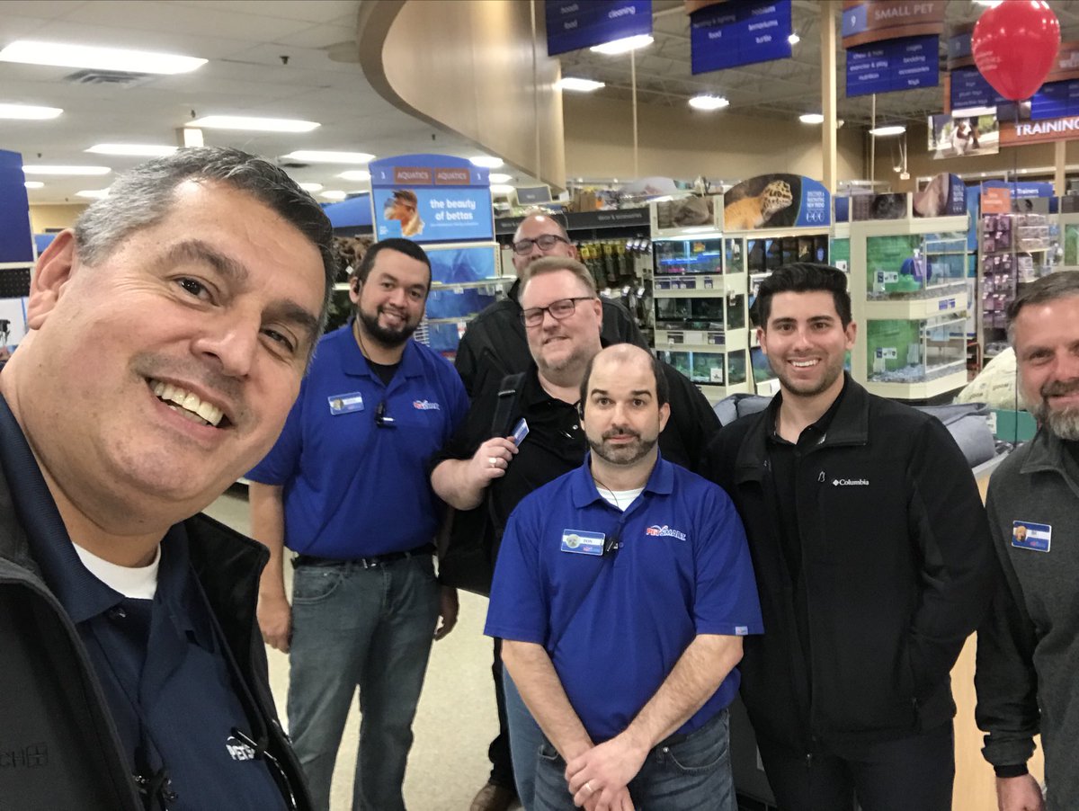 Awesome visit w/ SL Don &amp; ASL Jesus @ #420 Broadview! Team delivering awesome store standards &amp; pet parent experience! OSAT 83.4%, C LTR 80.8% &amp; S LTR 85.4% YTD! C Assist on the move, 69.8% L4WKS. Proud of teams safety culture, delivering on keeping the pack safe! #LifeAtPetSmart