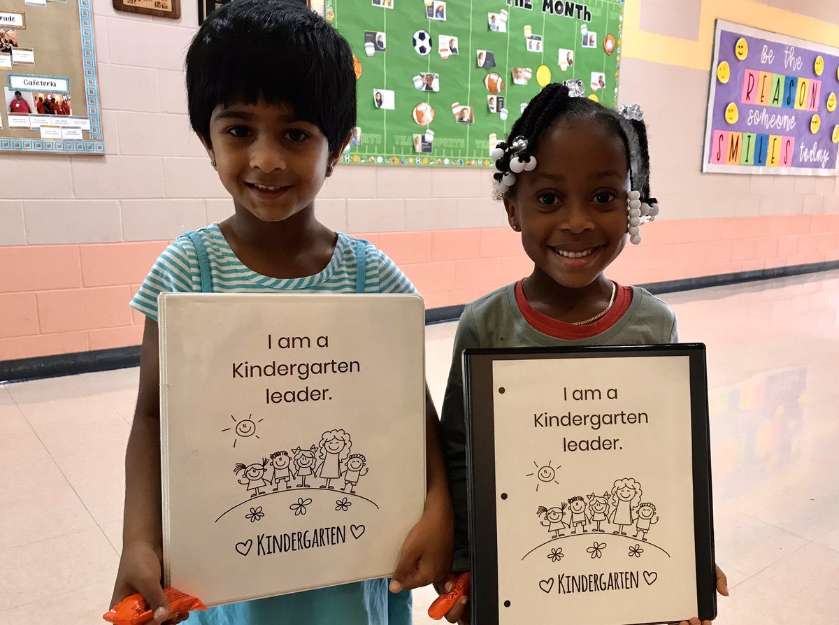 KBoyd1516's tweet photo. Leadership has no age requirement! They will change the world! @AYCOCKSCHOOL @borntoteachk #weareaycock #LeadershipMatters #togetherwewinvcs https://t.co/B4E69me1zh