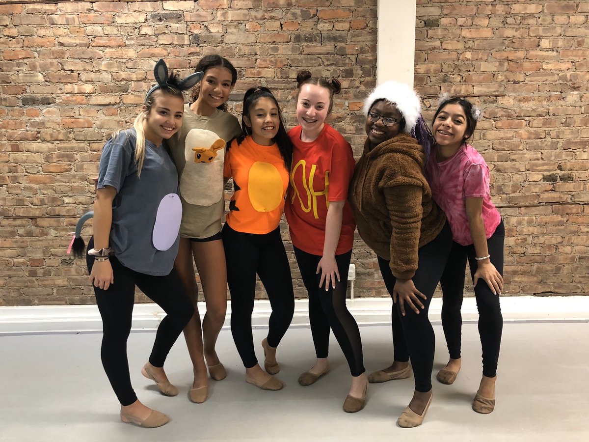 akadancestudio's tweet photo. Elites showing Halloween spirit!! Winnie the Pooh characters🤩🤩 https://t.co/9zOD4DbB05