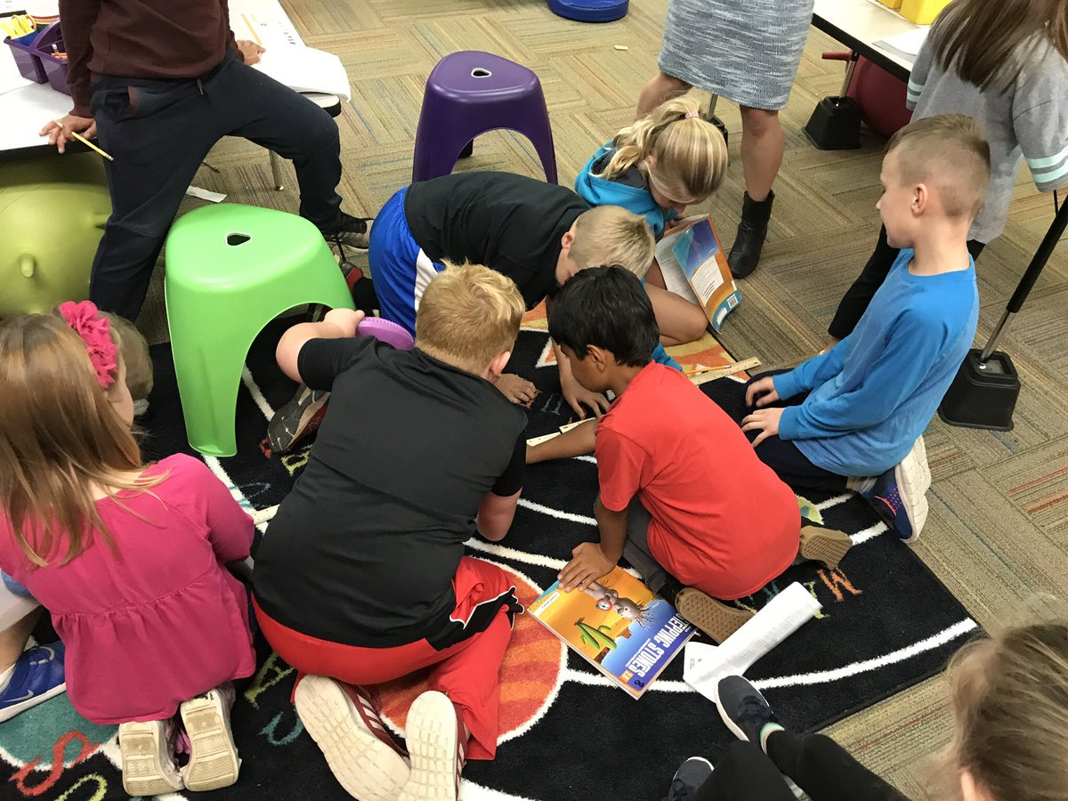 happyfrog68's tweet photo. During math today we pulled out the rulers to measure objects around the room, but what if you want to measure something that is longer than your ruler?  It takes teamwork, of course!! 😊 @WoHillsHawkeyes #problemsolvers #ItsWorthIt https://t.co/zGrK8DjxOA