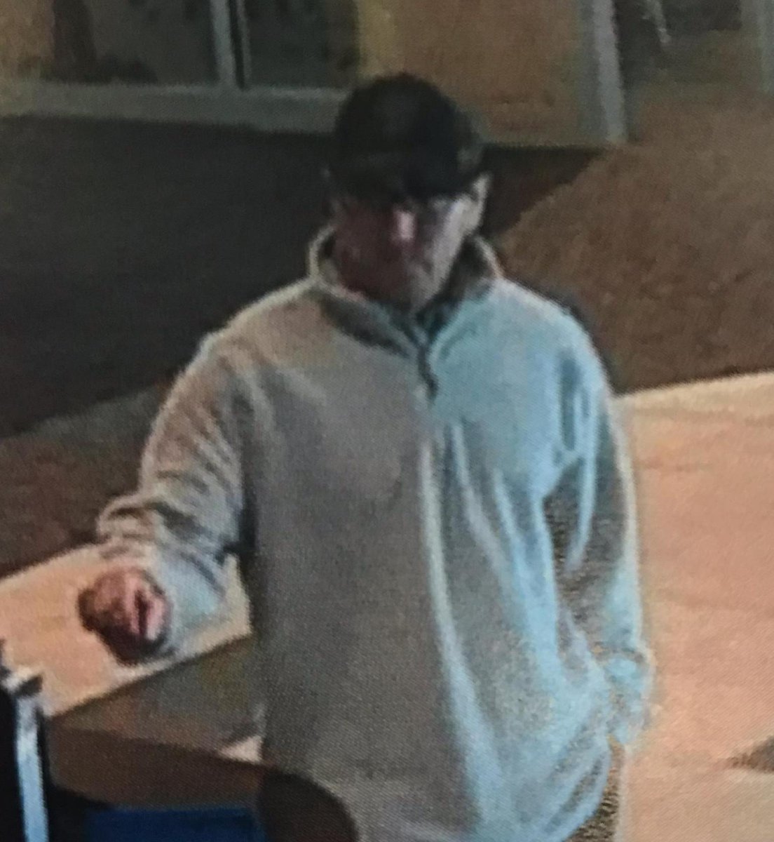 Wanted by the #FBI <a href="/LosLunasPD/">Los Lunas PD</a> Unknown man robbed Sandia Laboratory Federal Credit Union 2700 Palmilla Road NW at approx 4:20 pm today. Help us find &amp; convict him and you could get a reward of up to $1K. Call FBI 505-889-1300, LLPD 505-839-5646 or <a href="/CrimeStoppersNM/">Crime Stoppers</a> 505-843-STOP.