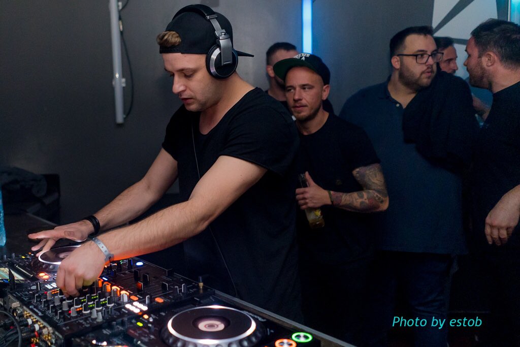 estob_NR's tweet photo. #AbfahrtMainz: #AbfahrtWürzburg goes #Roof175 🎉 🎶🔊 💃 🕺 feat. #Akki #BenDust #Kivi & #MarkusSchneider,
2019-10-26, #Mainz 😎 https://t.co/mr0gMcocr2